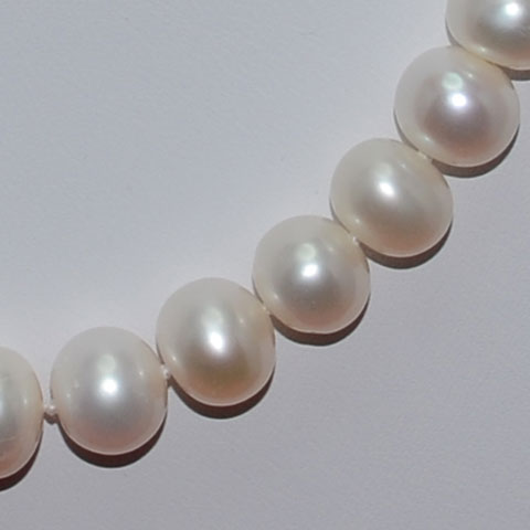 8-9mm White Freshwater Pearl Necklace - Click Image to Close